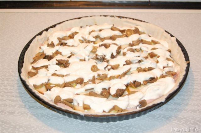 pizza prosciutto funghi panna