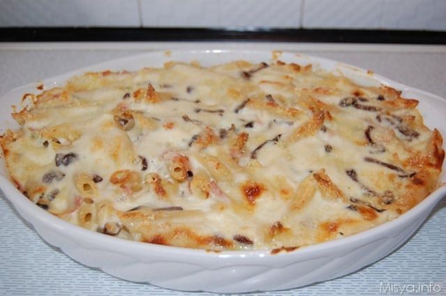 Pasta al forno con besciamella