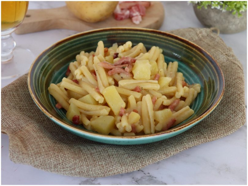 Pasta patate e speck