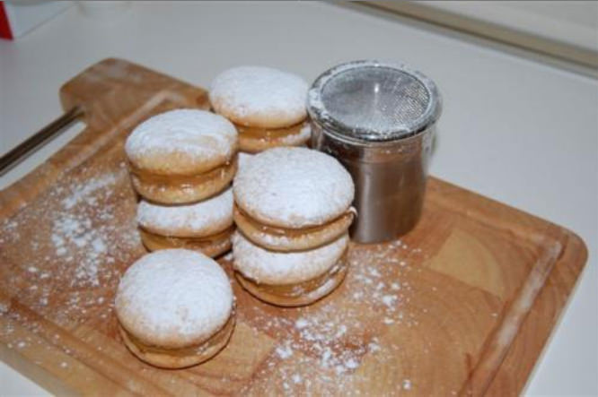 Alfajores con dulce de leche (Biscotti al caramello)