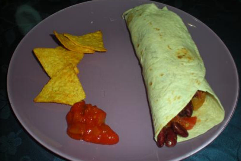 Tortillas ripiene di salsiccia e fagioli