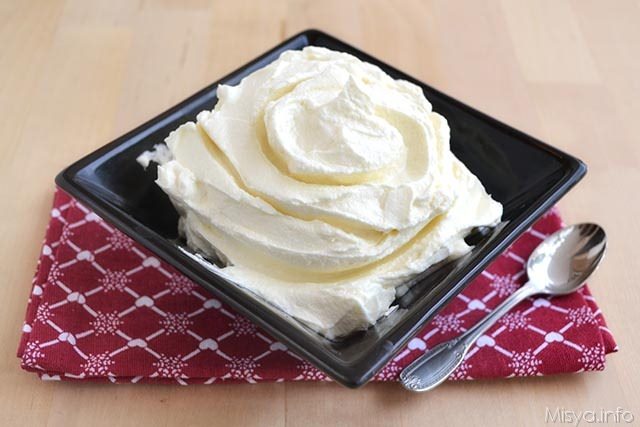 Crema alla vaniglia senza uova