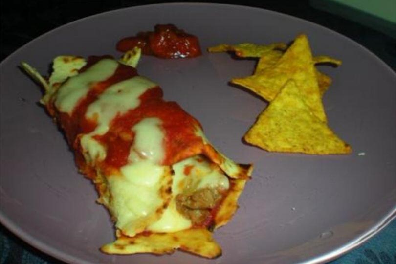 Enchiladas con salsicce