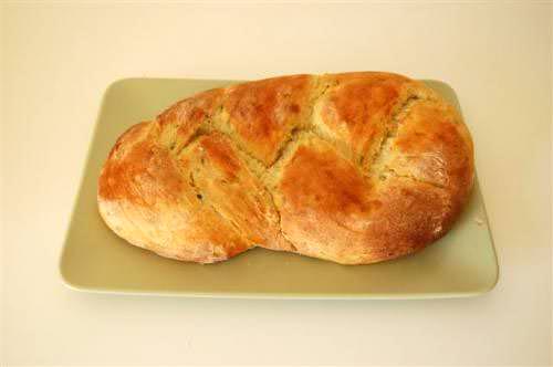 Treccia di pane di patate alle erbe