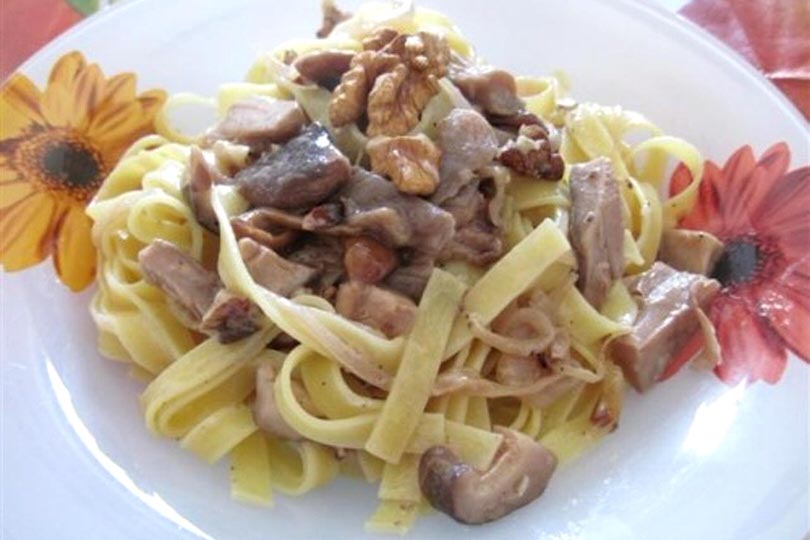 Tagliatelle funghi porcini e noci