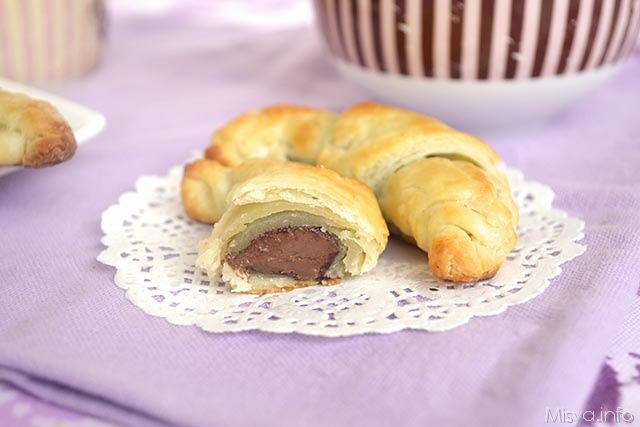 Cornetti-di-pasta-sfoglia-alla-nutella