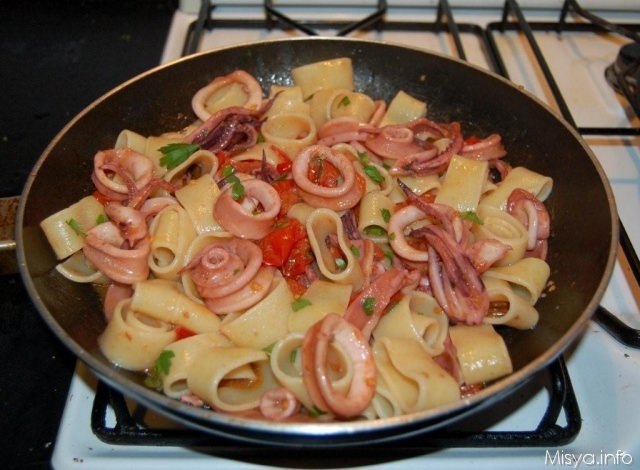 calamarata con i calamari