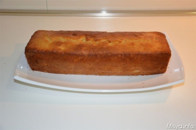 plumcake-yogurt-e-mele-soffice