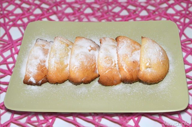 Mezzelune alla frutta