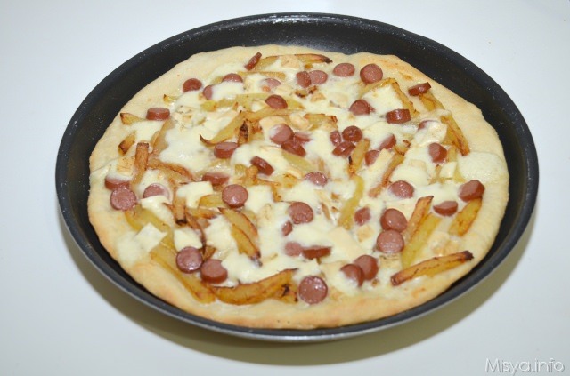 Pizza würstel e patatine