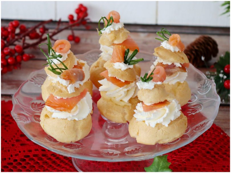 Bigne salati al salmone