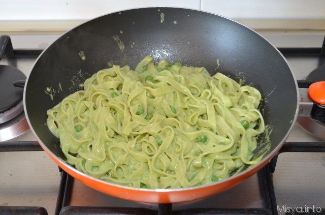 tagliatelli piselli