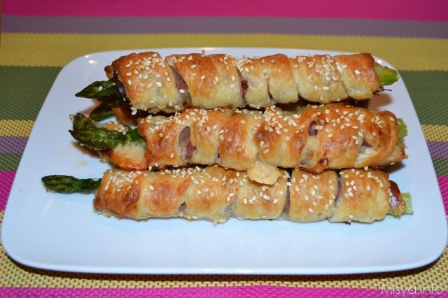 Asparagi avvolti in pasta sfoglia