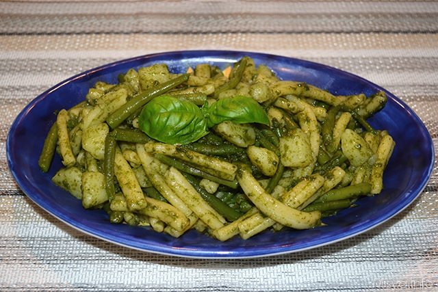Pasta con pesto patate e fagiolini