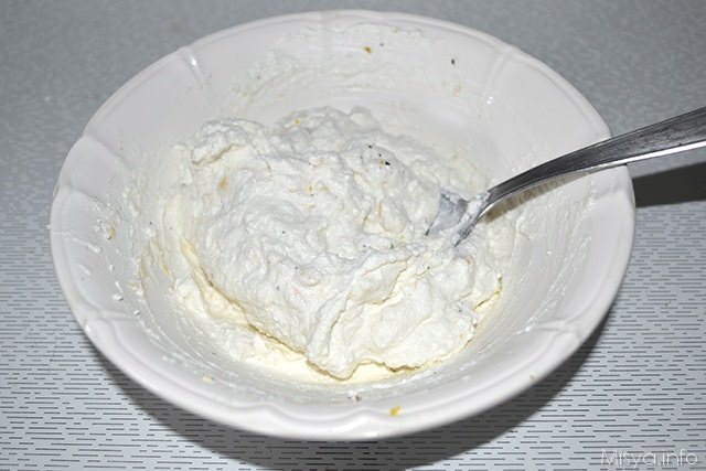 lavorare fino ad ottenere una crema