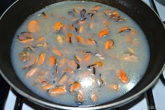 4 cozze sgusciate