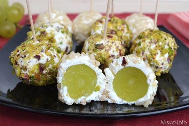 Palline di uva al formaggio