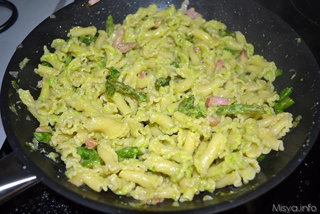 Pasta con asparagi e pancetta 10