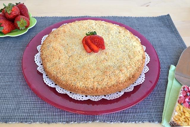 Sbriciolata ricotta e fragole