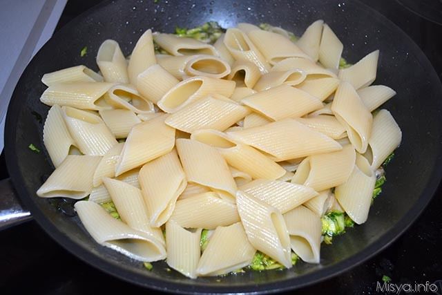 10 pasta zucchine e vongole