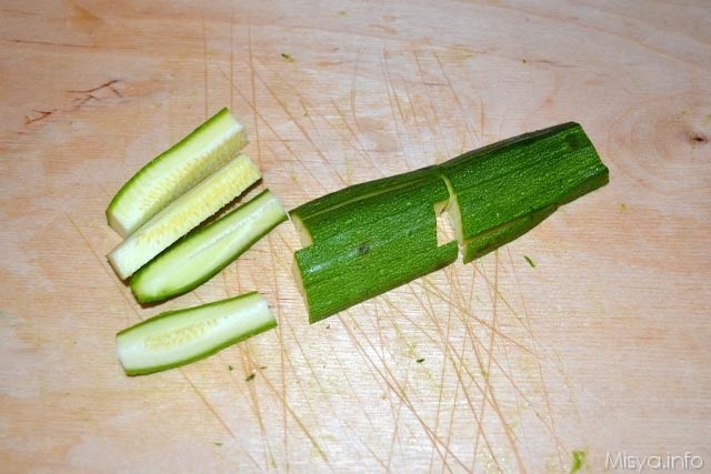 2 tagliare zucchine