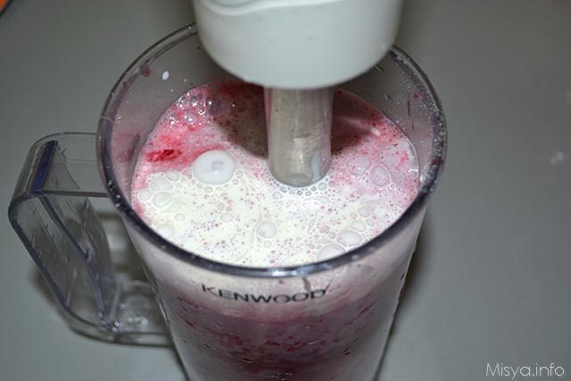 3 ciliegie e panna nel mixer