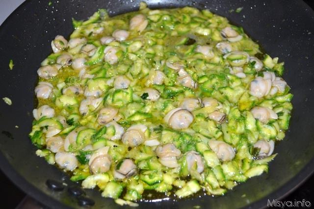 9 zucchine e vongole