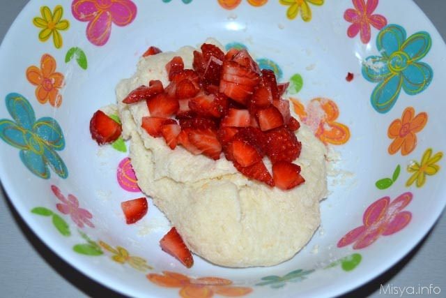 Biscotti ricotta e fragole 3