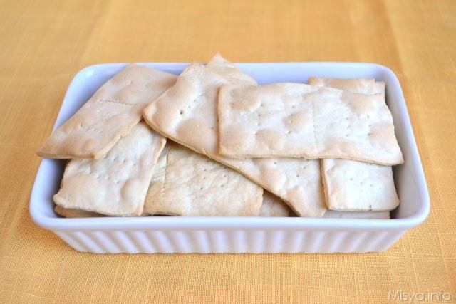 Crackers con esubero di pasta madre