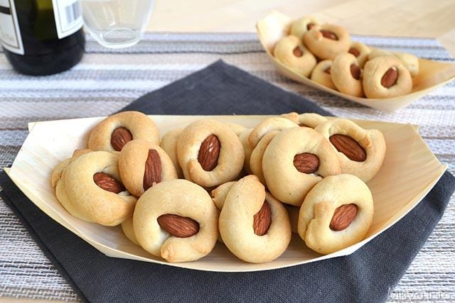 Tarallini alle mandorle