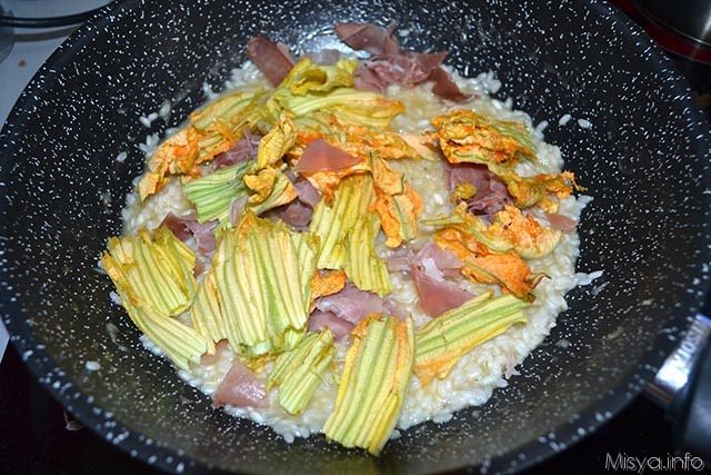 risotto ai fiori di zucca e prosciutto crudo 6