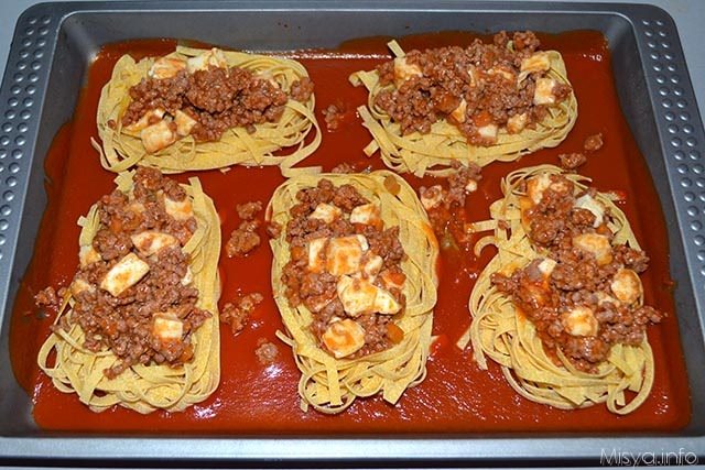 Nidi di tagliatelle al forno 13