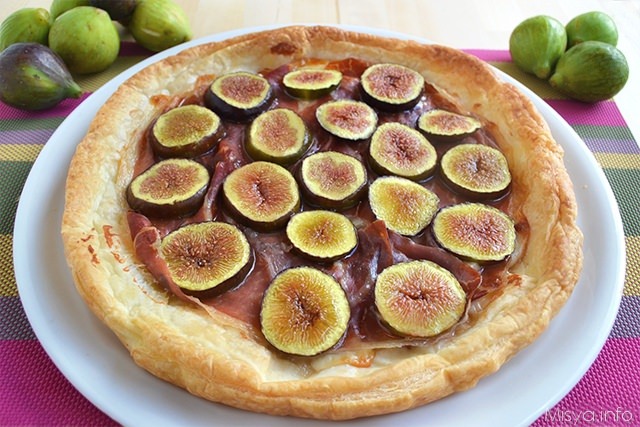 Sfogliata di fichi e prosciutto crudo