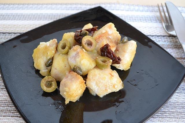 Bocconcini di pesce persico con olive e capperi