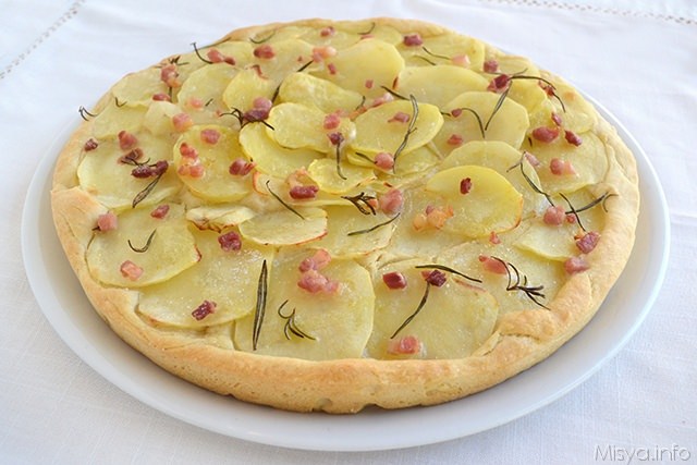 Focaccia con patate e pancetta