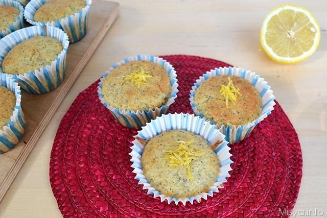 Muffin al limone e semi di papavero