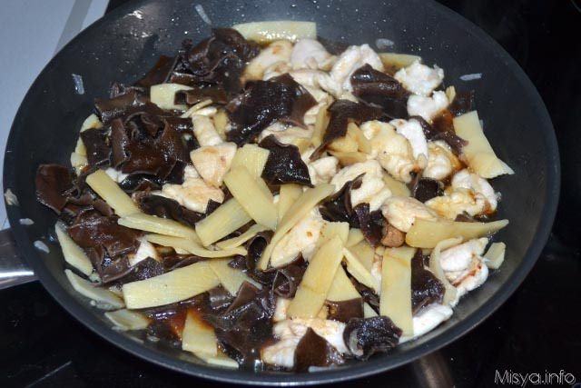 Pollo con funghi e bambu 9