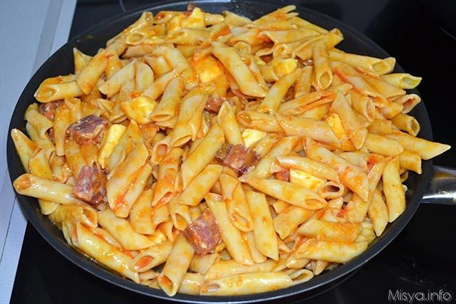 Frittata di maccheroni al salame 11