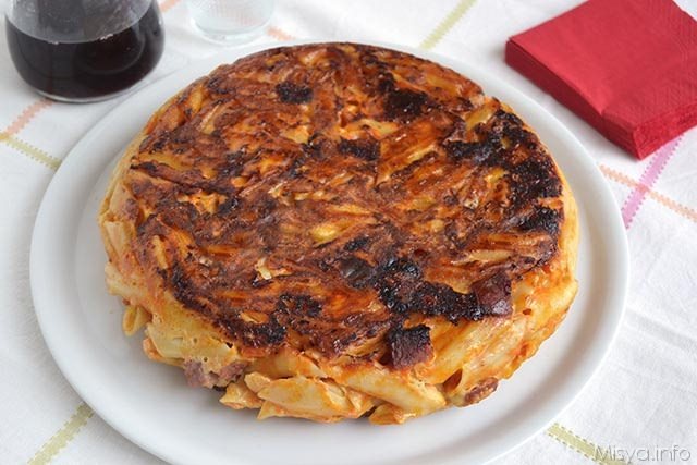 Frittata maccheroni salame
