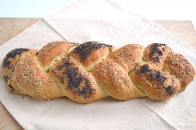 Treccia di pane alla ricotta