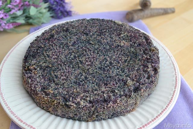 Torta di albumi e carote viola