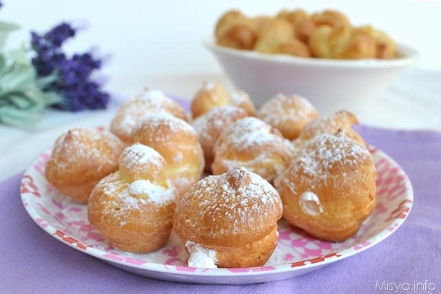 Bignè con la panna