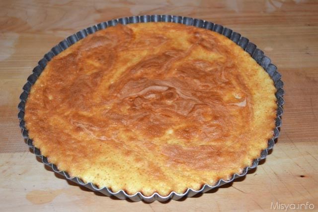 crostata morbida allo yogurt con crema alle fragole 13