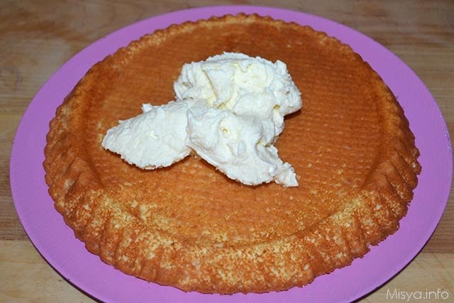 crostata morbida allo yogurt con crema alle fragole 14