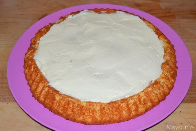 crostata morbida allo yogurt con crema alle fragole 15
