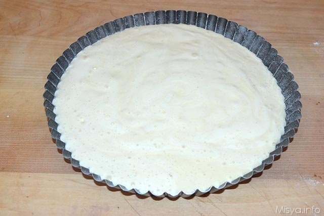 crostata morbida allo yogurt con crema alle fragole 5