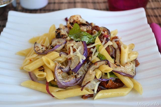 Insalata di pasta alle melanzane