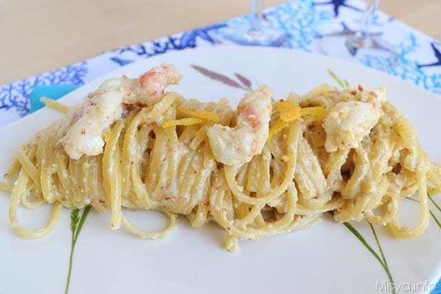 Linguine al pesto di mandorle e limoni