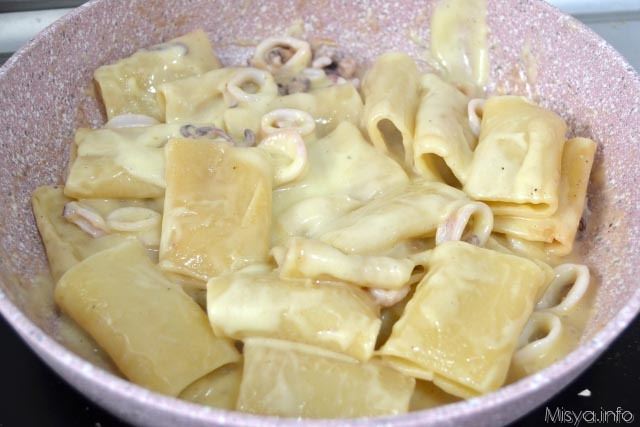 Paccheri con crema di patate e pecorino 11
