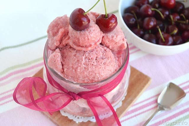 Sorbetto alle ciliegie